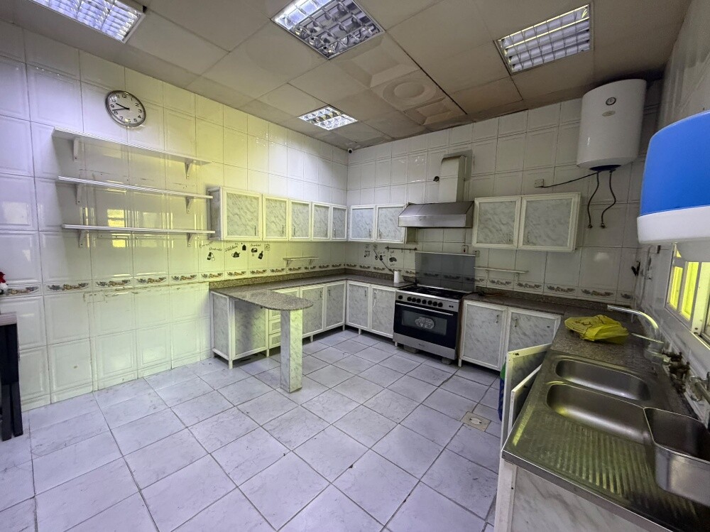 For rent excellent villa Al Duhail - 9