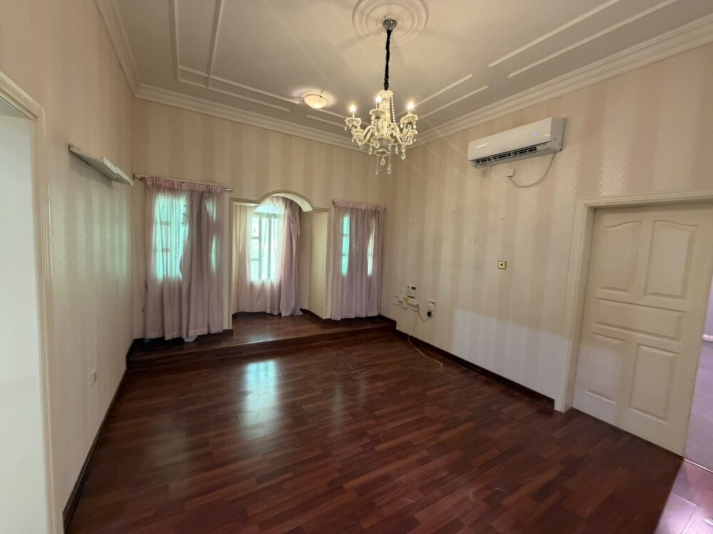 For rent excellent villa Al Duhail - 1