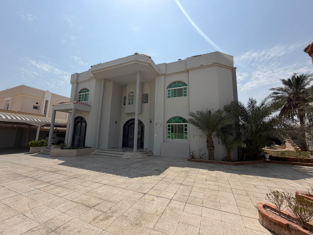 For rent excellent villa Al Duhail - 17