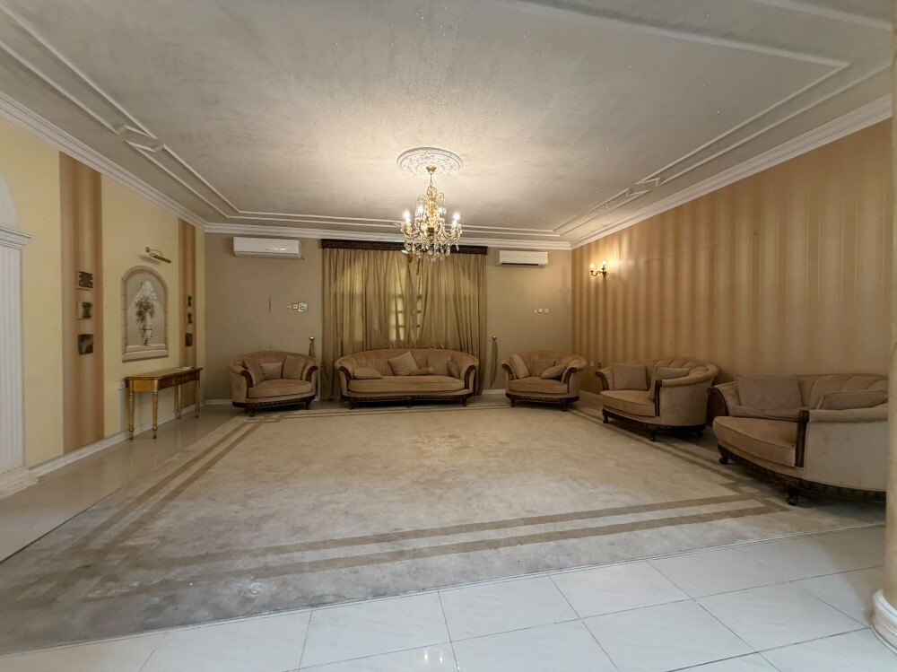 For rent excellent villa Al Duhail - 15