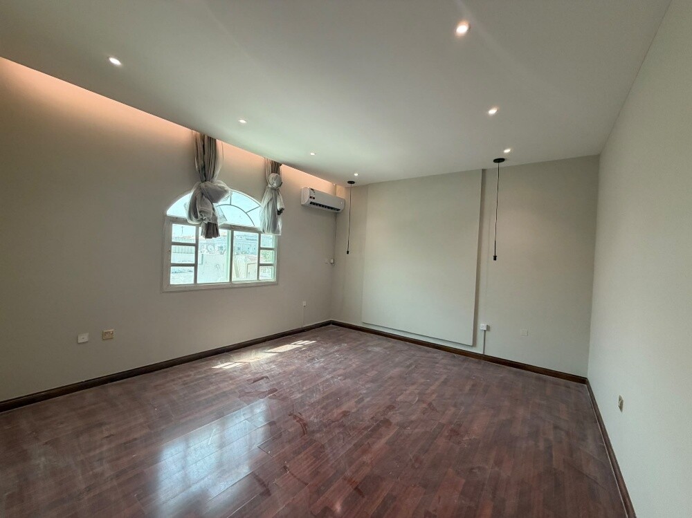 For rent excellent villa Al Duhail - 13