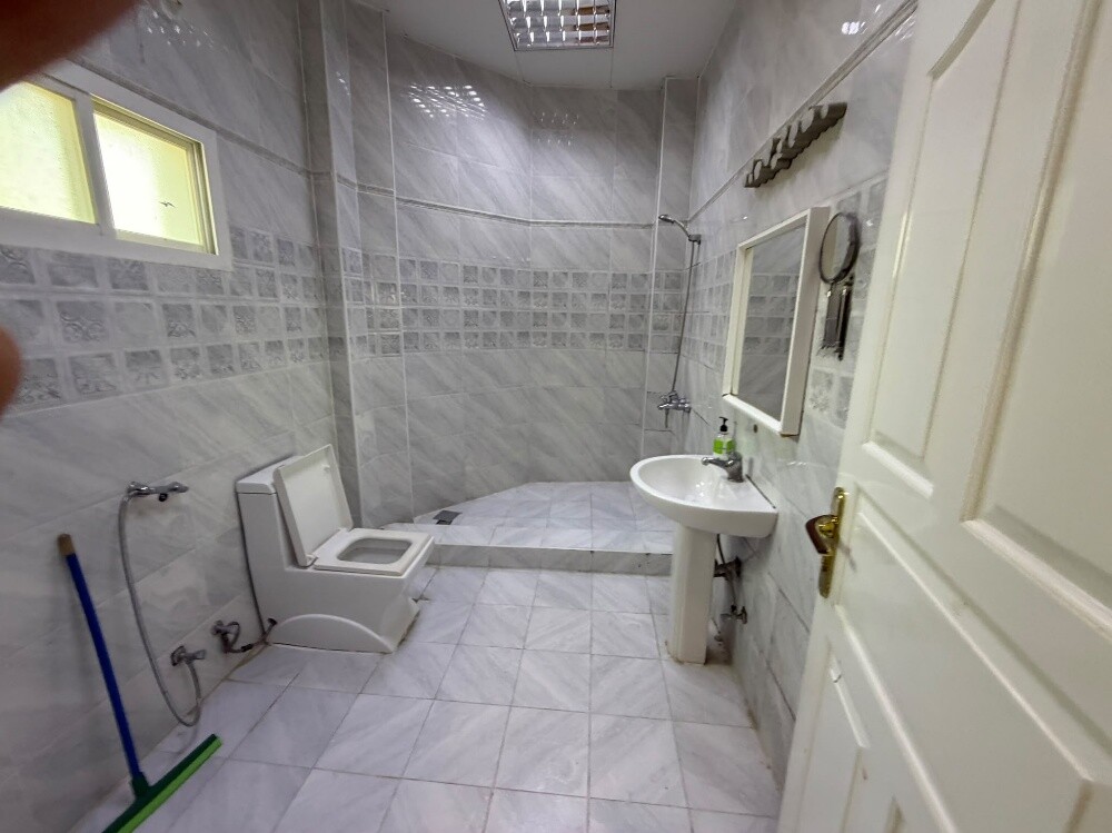 For rent excellent villa Al Duhail - 4