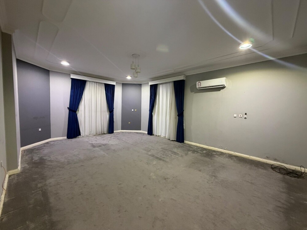 For rent excellent villa Al Duhail - 8