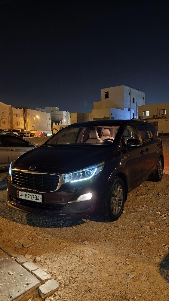 for sale kia grand carnival - 1