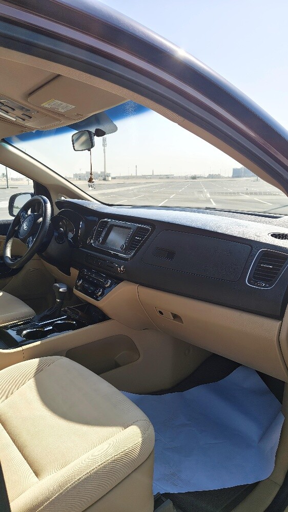 for sale kia grand carnival - 5