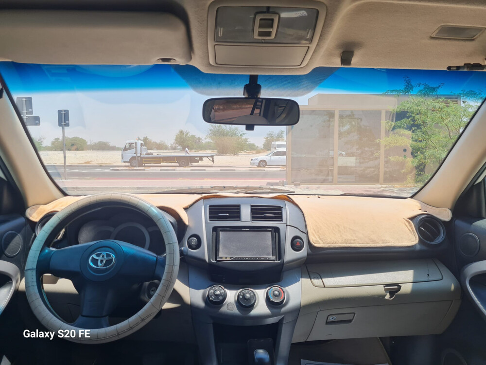 Toyota RAV4 - 6