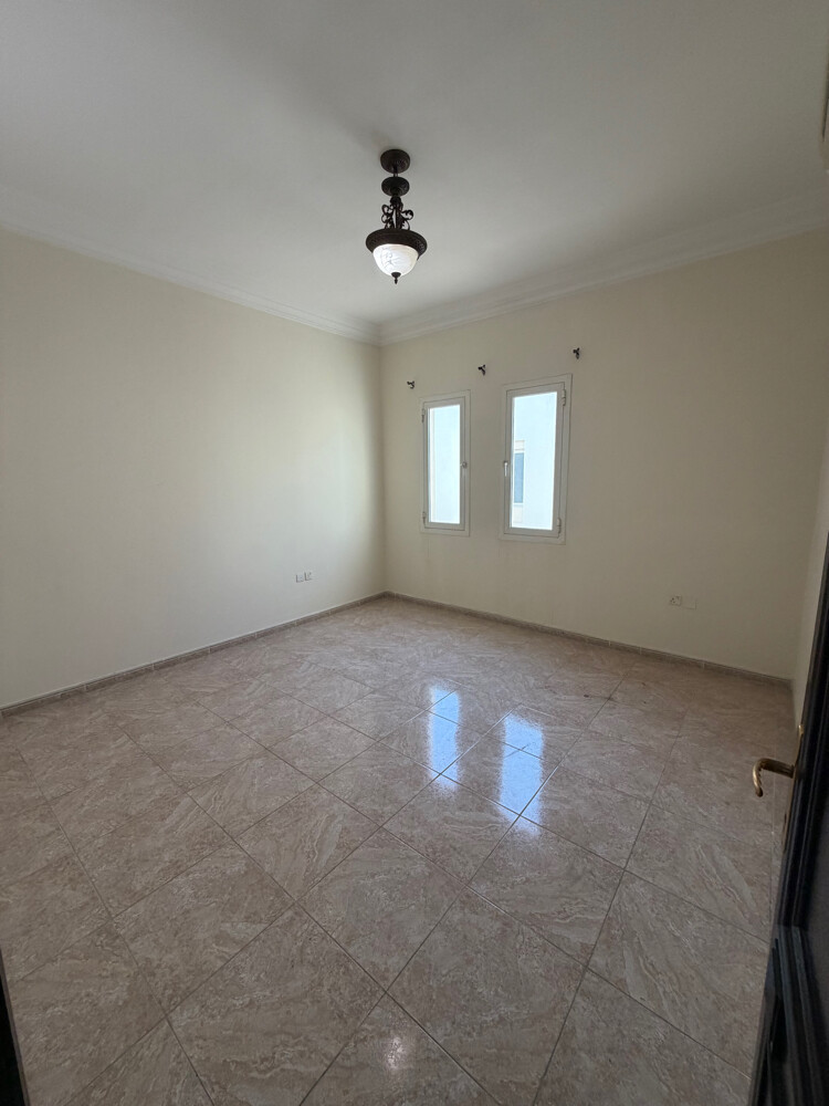 للايجارفيلاداخل مجمع سكني4غرف8000 - 10