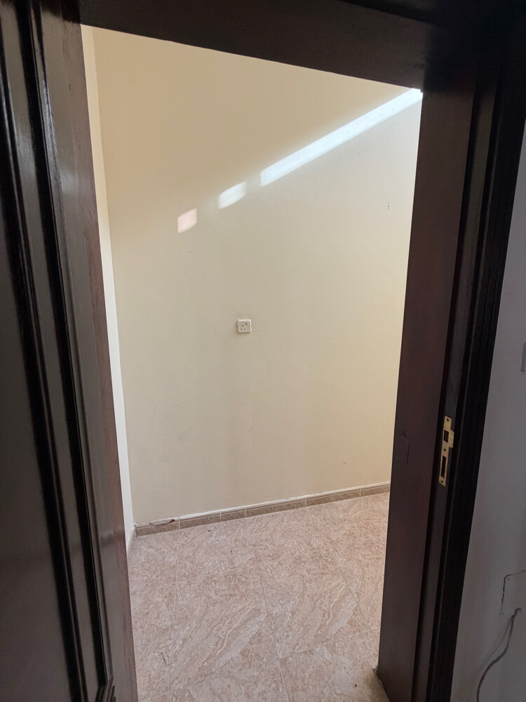 للايجارفيلاداخل مجمع سكني4غرف8000 - 4