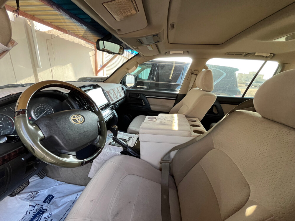 Landcruser 2009 model - 2