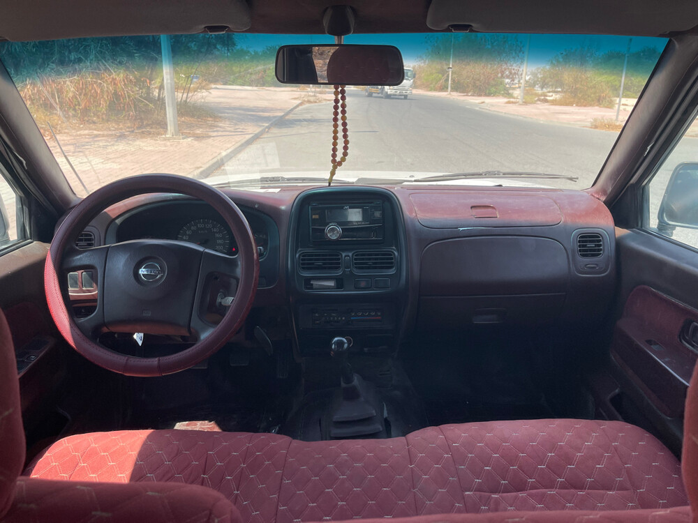 Nissan full option GLE - 8