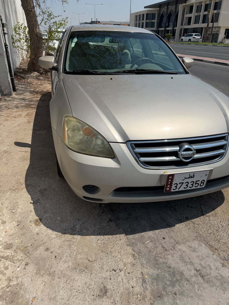 Nissan Altima  - 4