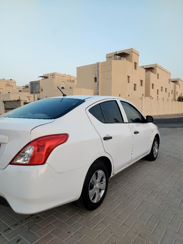 NISSAN SUNNY 2018 - 10