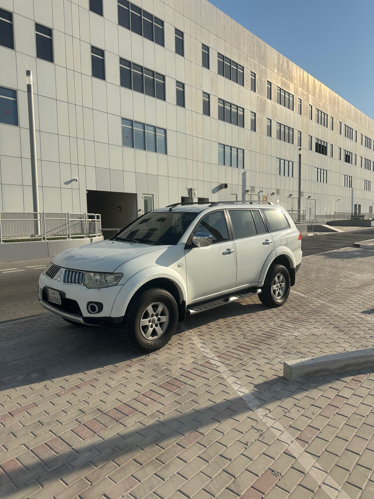pajero sport 2010 - 1