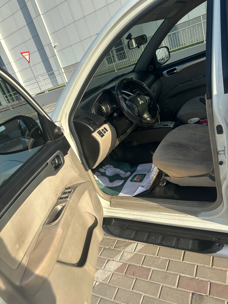 pajero sport 2010 - 6