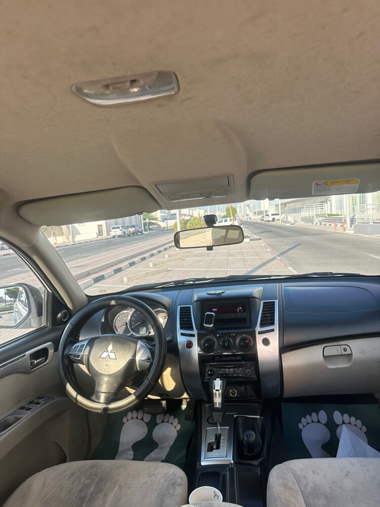 pajero sport 2010 - 8