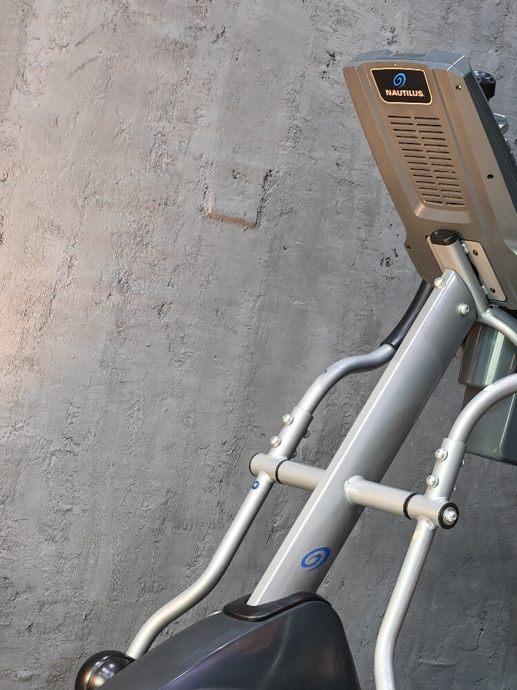 Nautilus E614 Elliptical/Orbitrek - 12