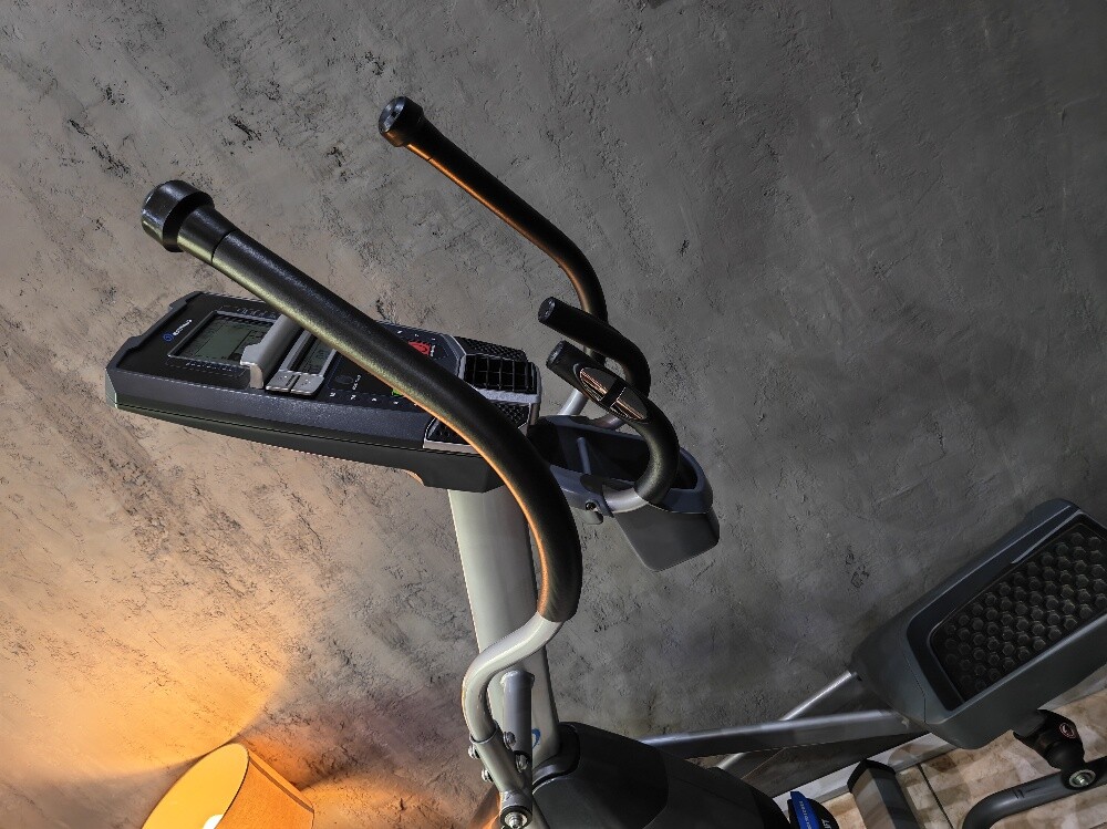 Nautilus E614 Elliptical/Orbitrek - 16