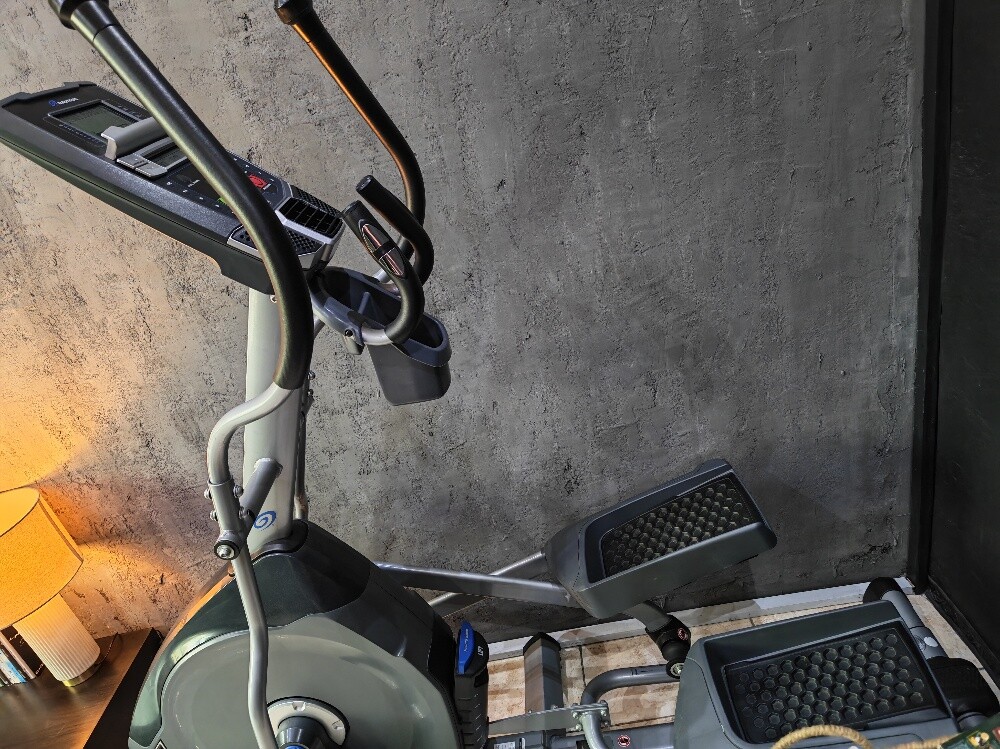 Nautilus E614 Elliptical/Orbitrek - 10