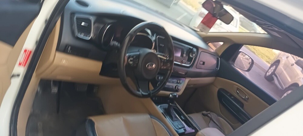 Kia Grand Carnival 2016 House Car - 12