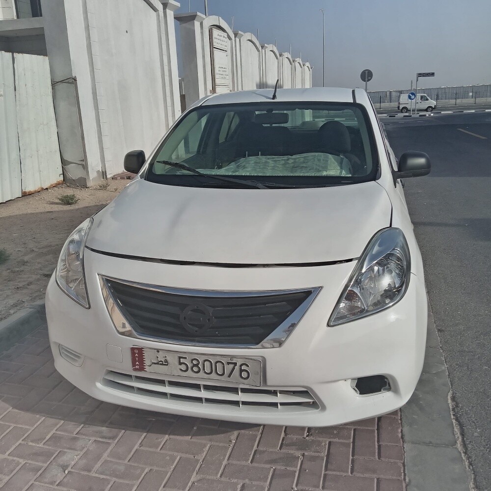 Nissan sunny - 2