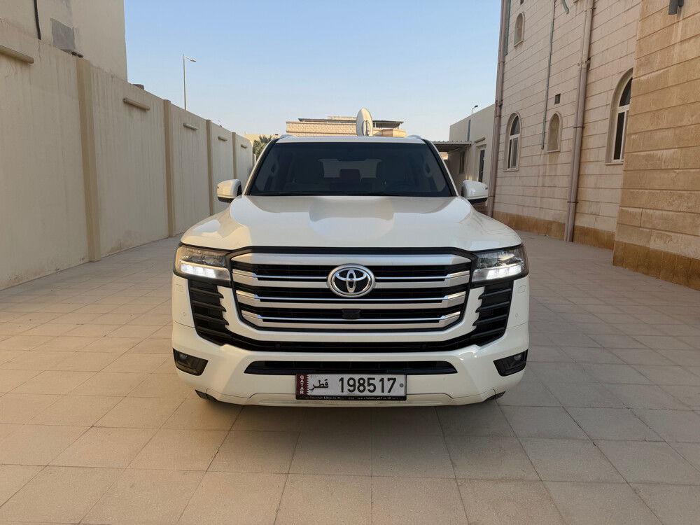 Land Cruiser GXR Twin Turbo - 1