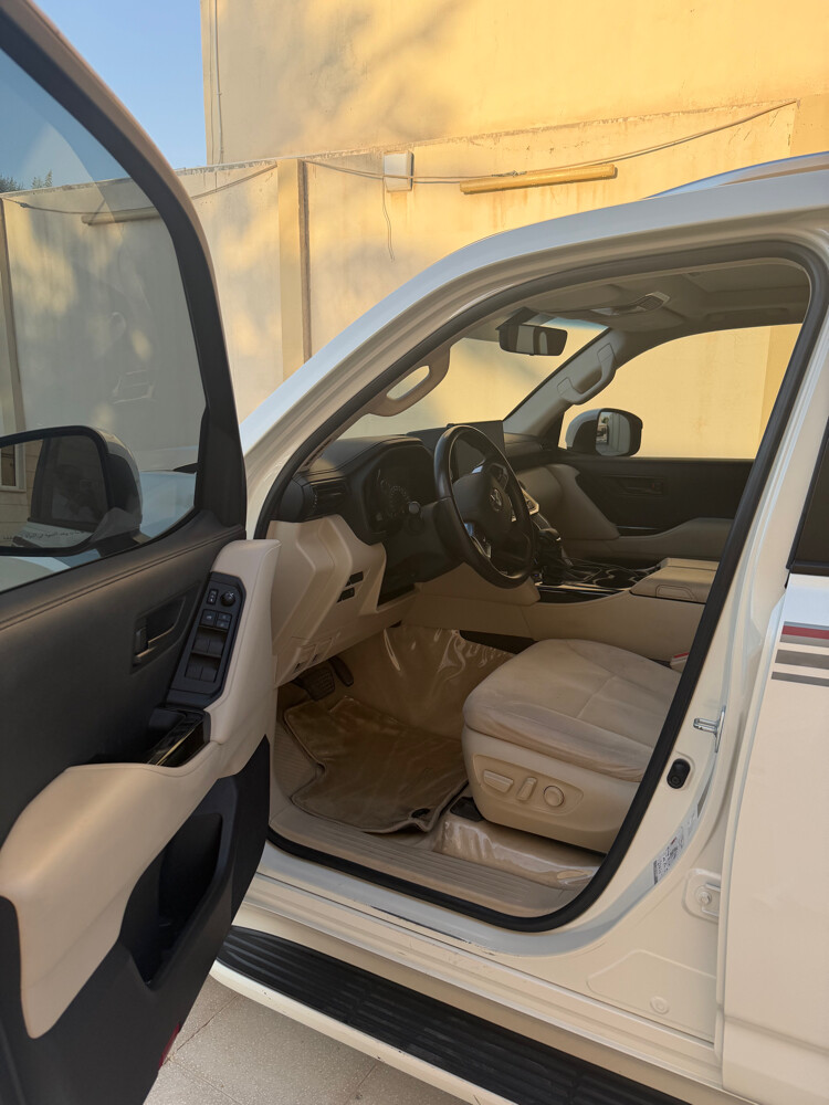 Land Cruiser GXR Twin Turbo - 7