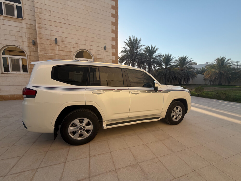 Land Cruiser GXR Twin Turbo - 2