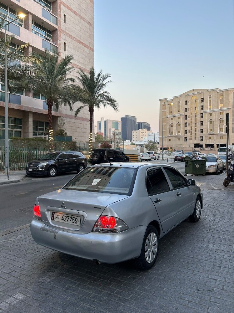 Mitsubishi lancer 2010 - 1
