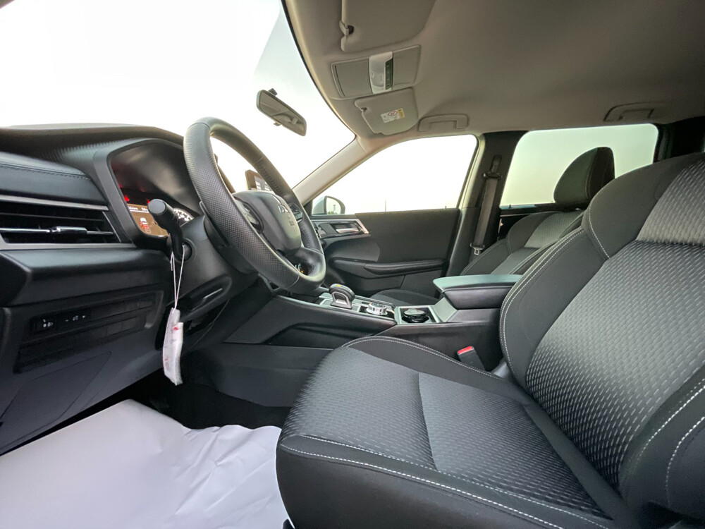 Mitsubishi Outlander 2025 - 11