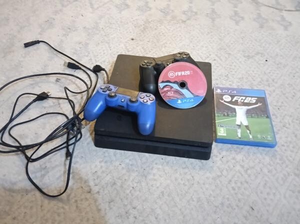 Used playstation 4 slim - 2