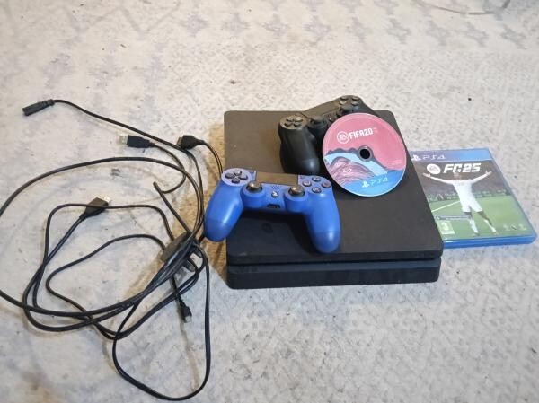 Used playstation 4 slim - 3