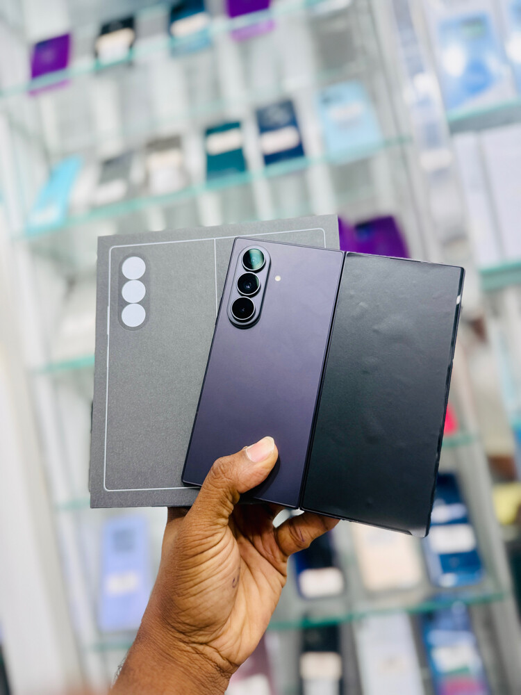 Samsung Galaxy Z Fold 8 Ultra  - 2