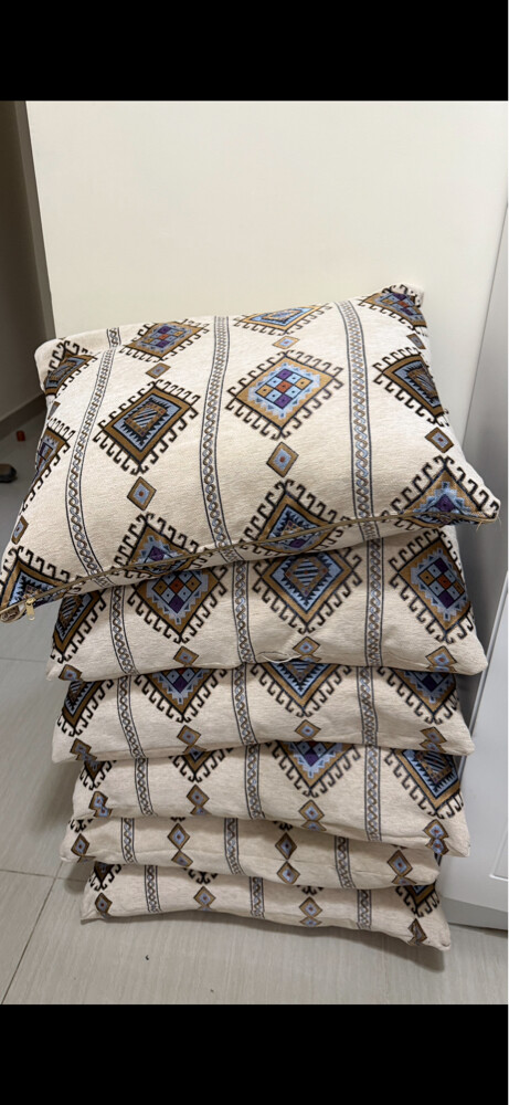 Arabian  seating - 2