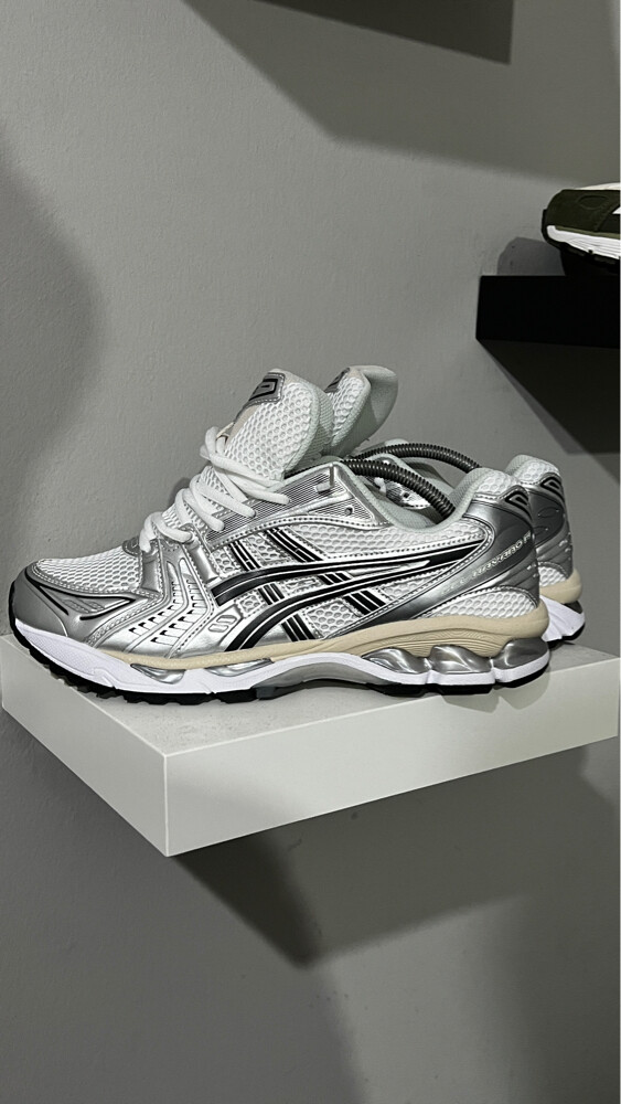 ASICS Gel-Kayano 14 - 1