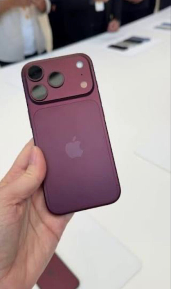 Iphone 18 pro burgundy 256gb - 1