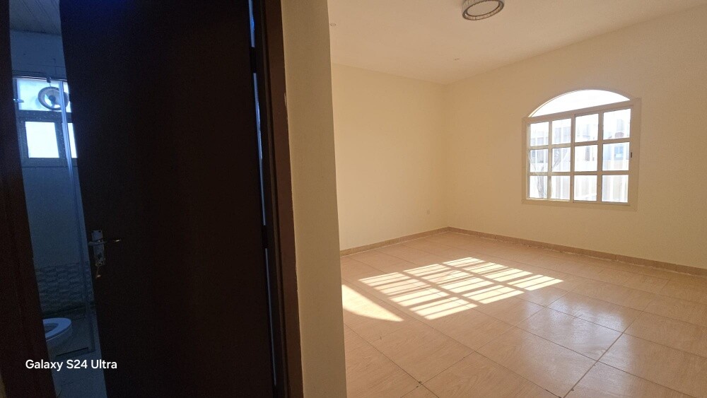 Villa for rent in Umm Al Amad, almo - 8