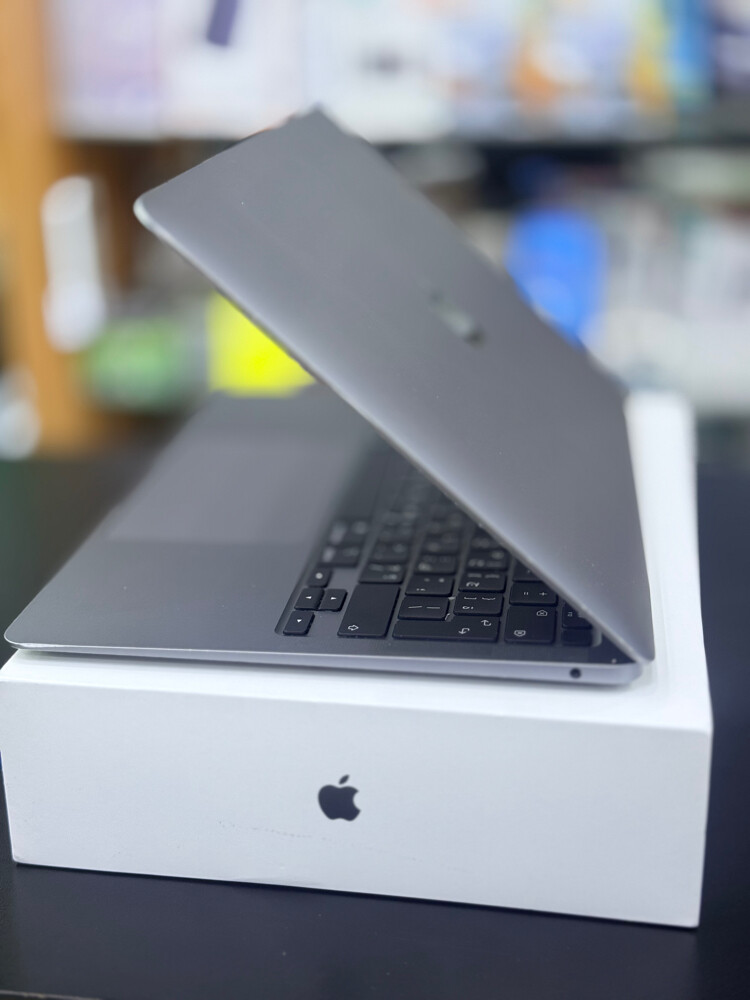 MacBook Air 13 inch M1 256 gb - 1