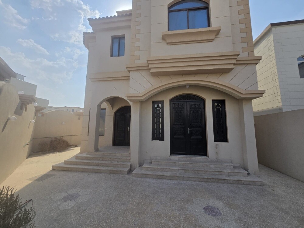 Villa for rent in Umm Al Amad, oppo - 3