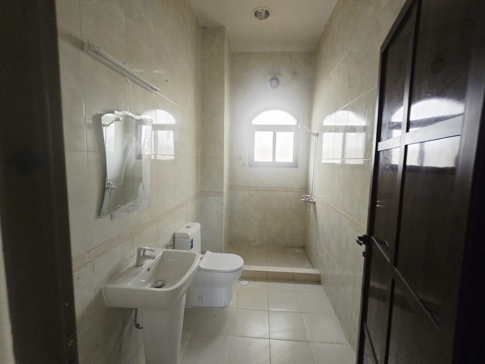Villa for rent in Umm Al Amad, oppo - 6