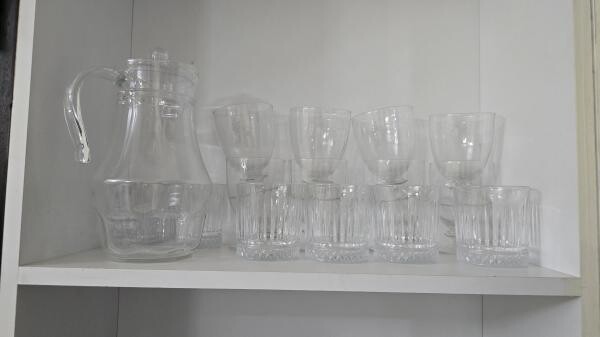 Pyrex dinner set - 5