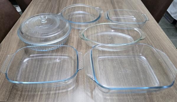 Pyrex dinner set - 2
