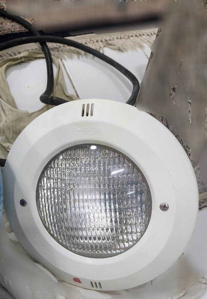 swimming pool lights - 2