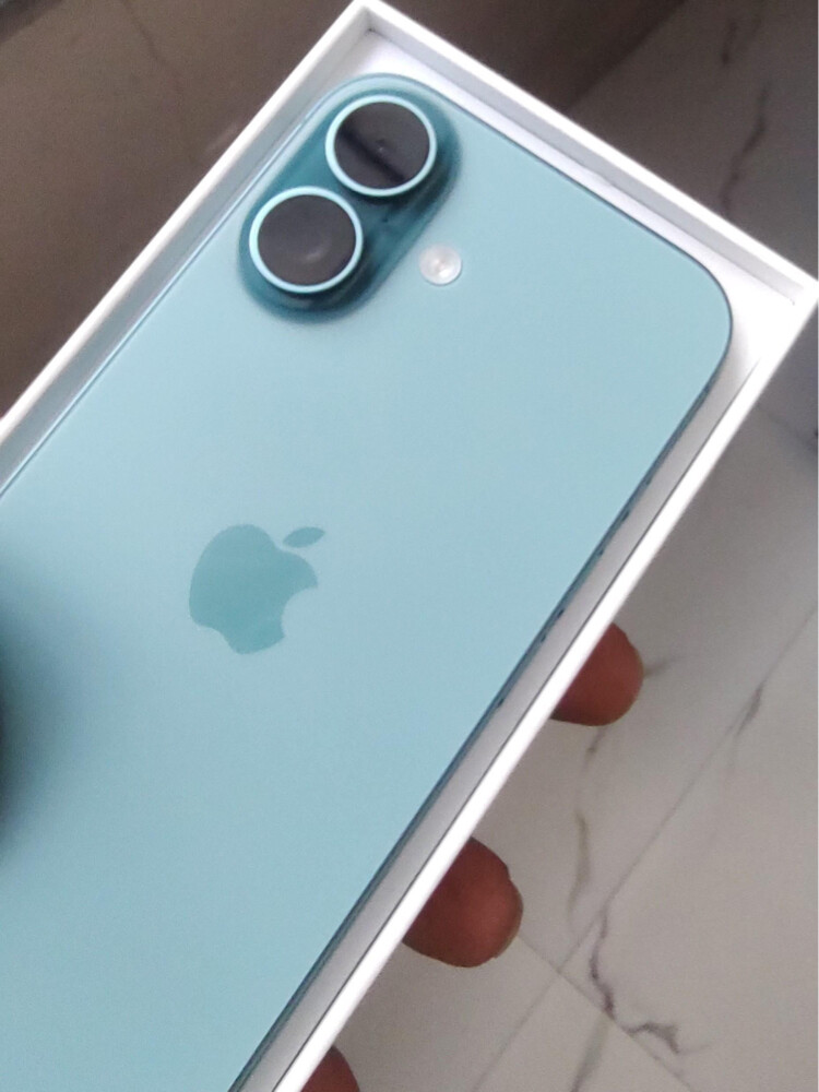 iPhone 16/ 128 like new  - 1