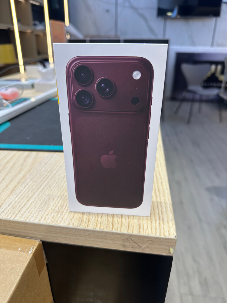 18 Pro 256 GB burgundy  - 1