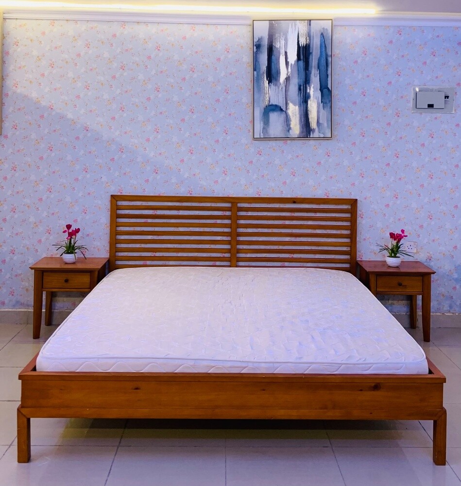 KING BED WITH MATTRESS 2 SIDE TABLE - 4