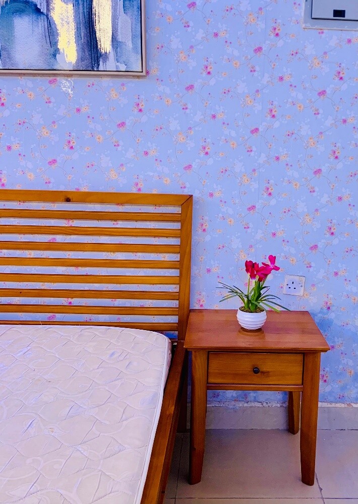 KING BED WITH MATTRESS 2 SIDE TABLE - 5