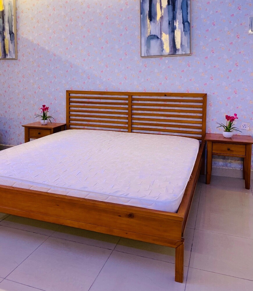 KING BED WITH MATTRESS 2 SIDE TABLE - 2