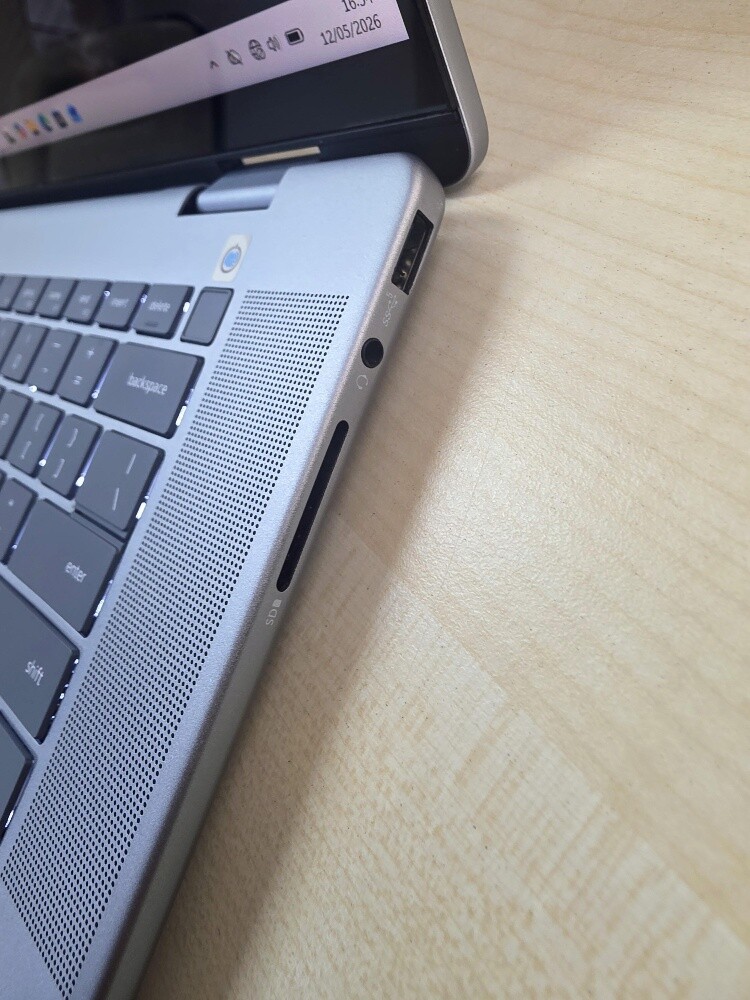 DeLL x360 Ultra 7 16GB 1TB 16"WUXGA - 6