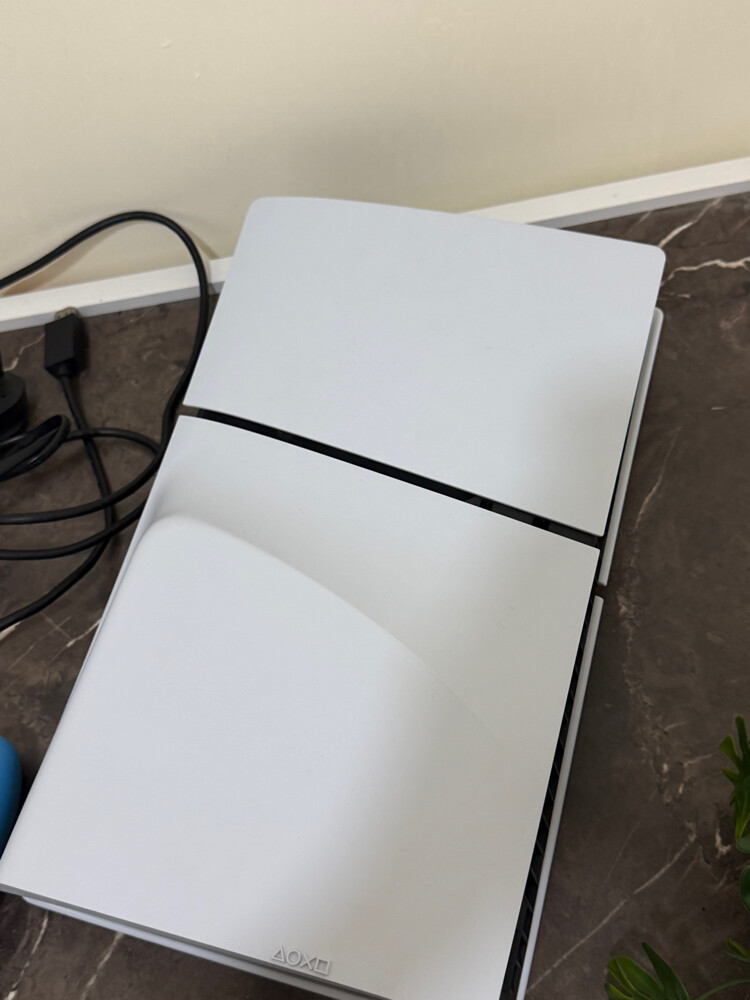 PS5 slim disc 1TB with 2 controller - 4