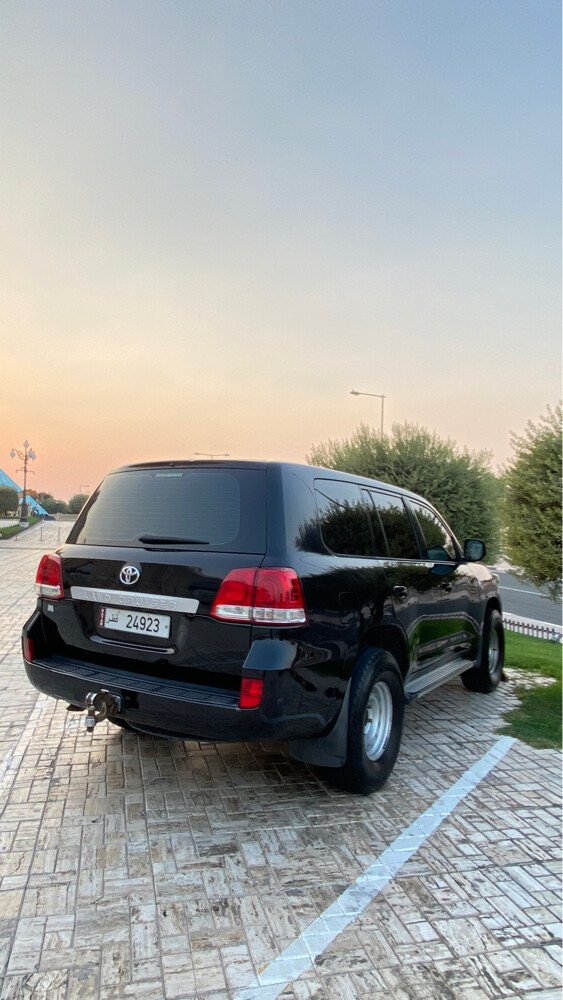 Toyota Land Cruiser G stander 2011 - 2